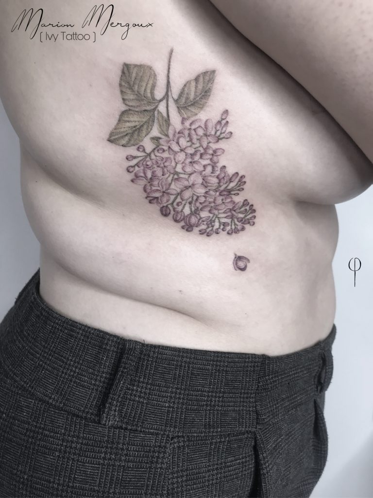 Sideboobs tatouage floral- couleur , Ivy Tattoo, Marion Mergoux Tatoueuse à Lyon