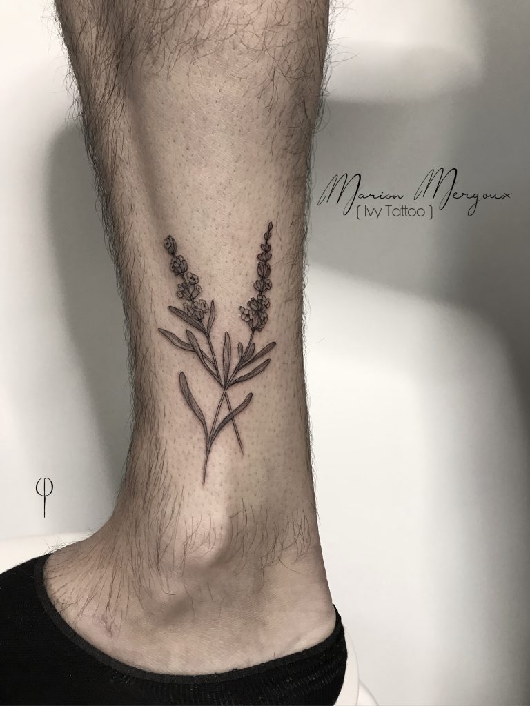 Tatouage cheville - Lavande en couleur - Ivy Tattoo, Marion Mergoux, tatouage à Lyon